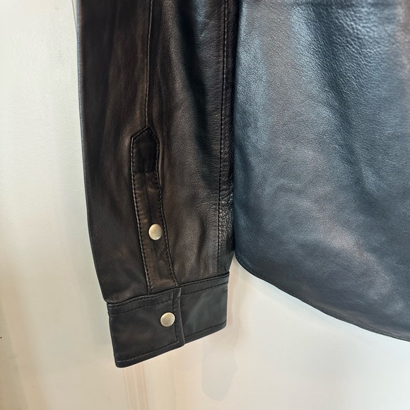 NEW Leon & Harper Designer Black 100% Lambs Leather Ruffle Snap Button Shirt, M - Picture 6 of 10